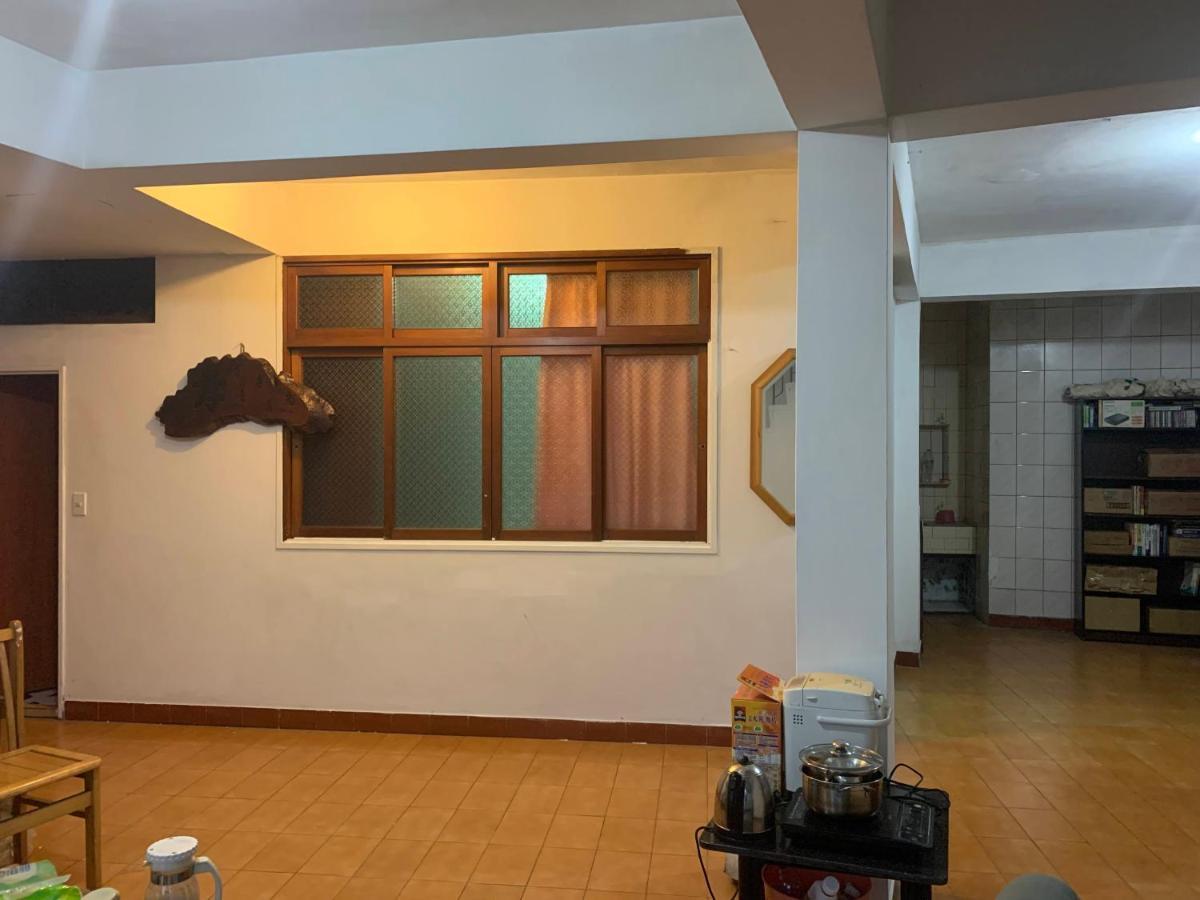淡水老街歡樂便利民宿 Tamsui Bagian luar foto