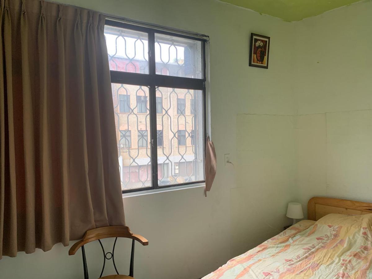 淡水老街歡樂便利民宿 Tamsui Bagian luar foto